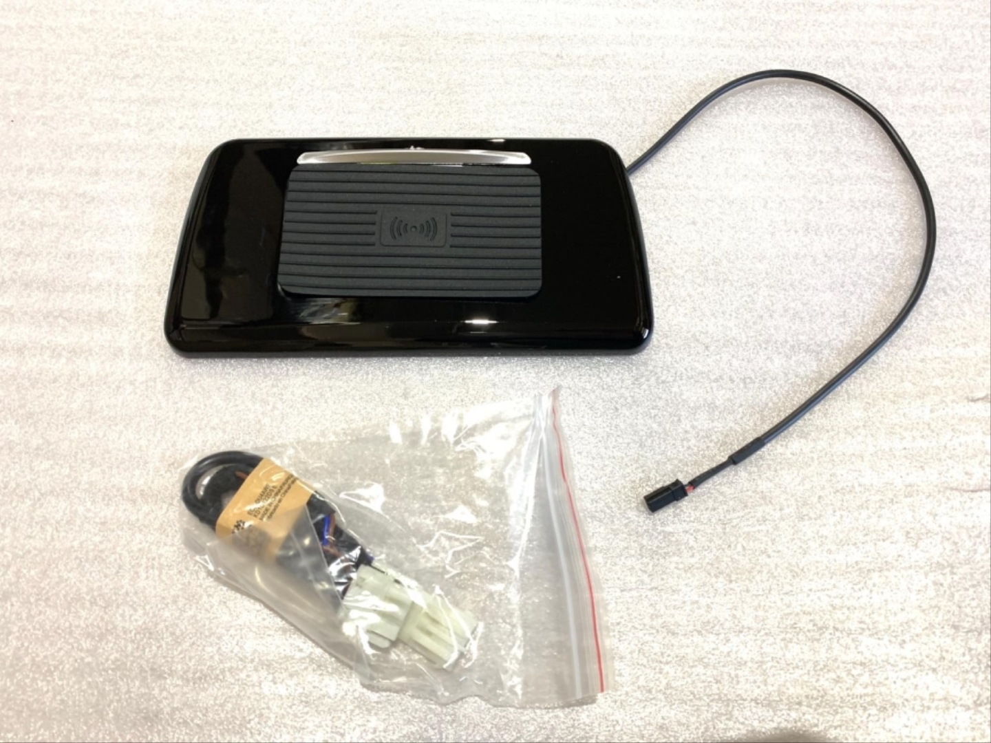 FOR 5 SERIES F10 2010-2017  WIRELESS CHARGE KIT 