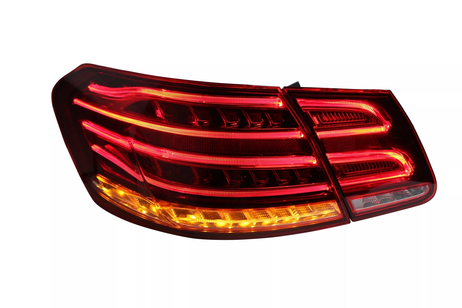 W212  E SERIES  LED TAILLIGHT RED COLOR (2009-2013)
