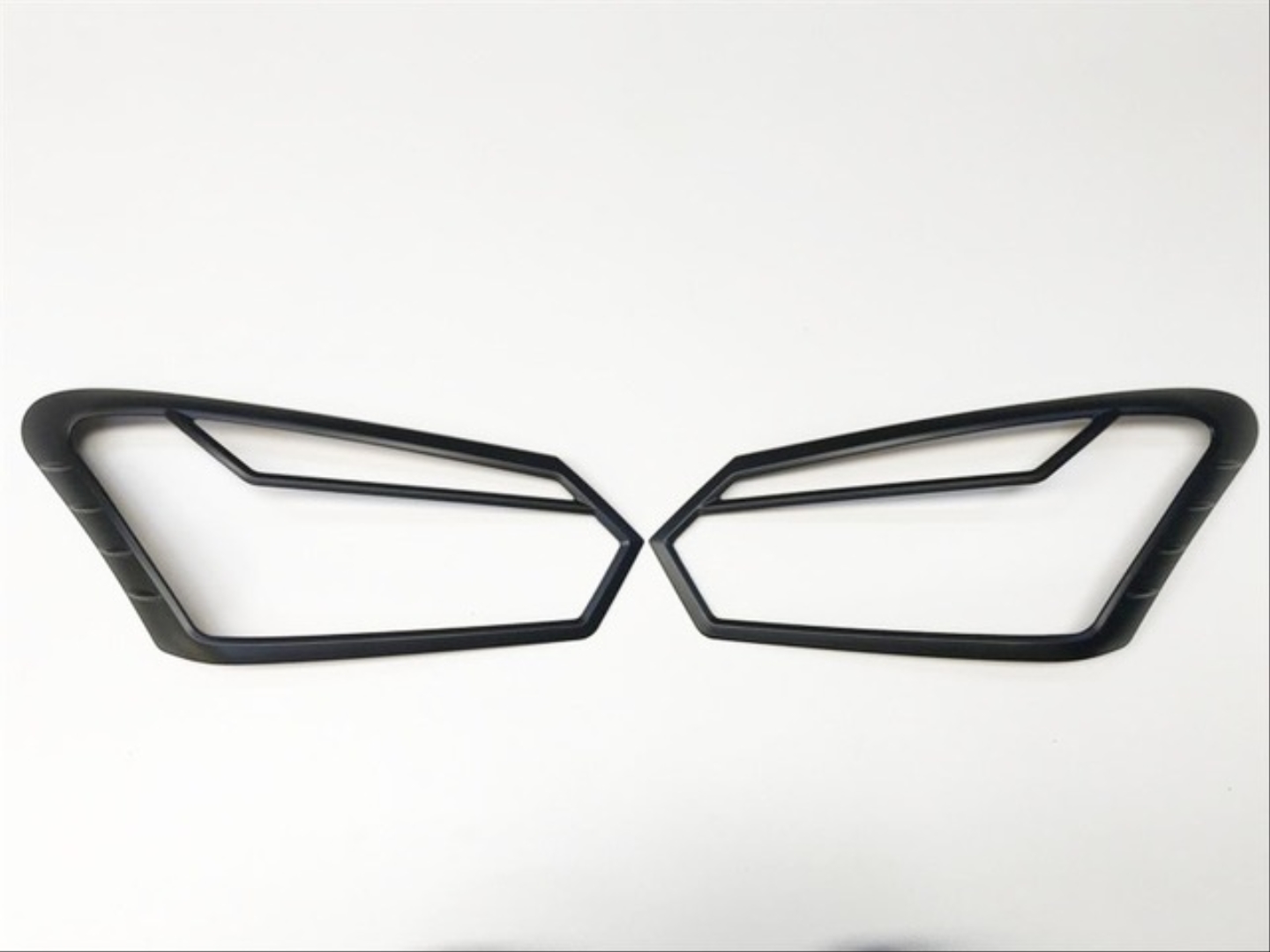  D-MAX  2018+ HEADLIGHT FRAME   TRIM COVER BLACK SIGNAL WIRE STYLE 